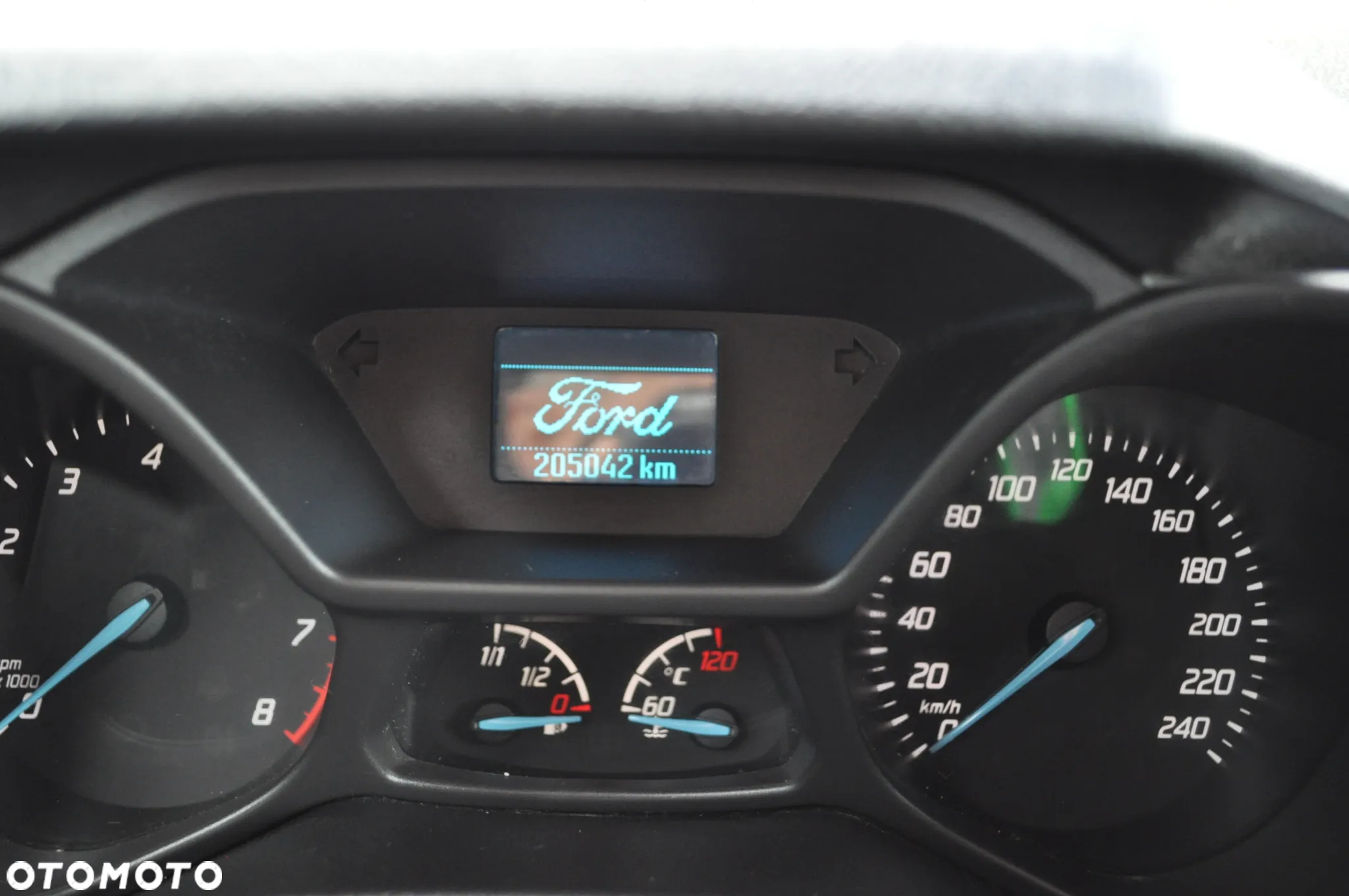 Ford Tourneo Connect - 12