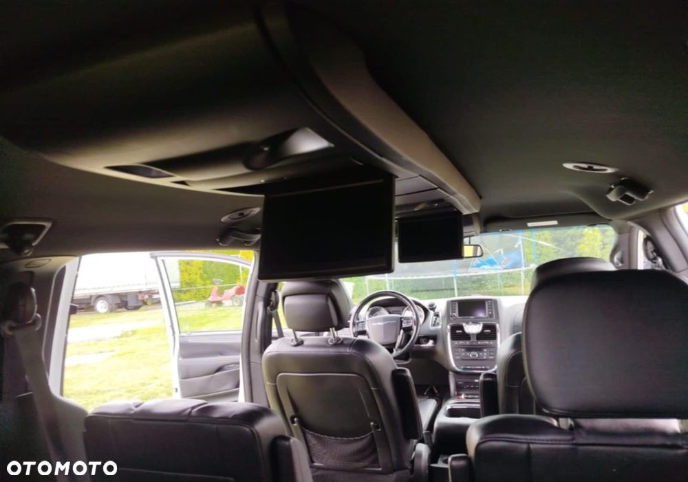 Chrysler Town & Country 3.6 Limited - 6