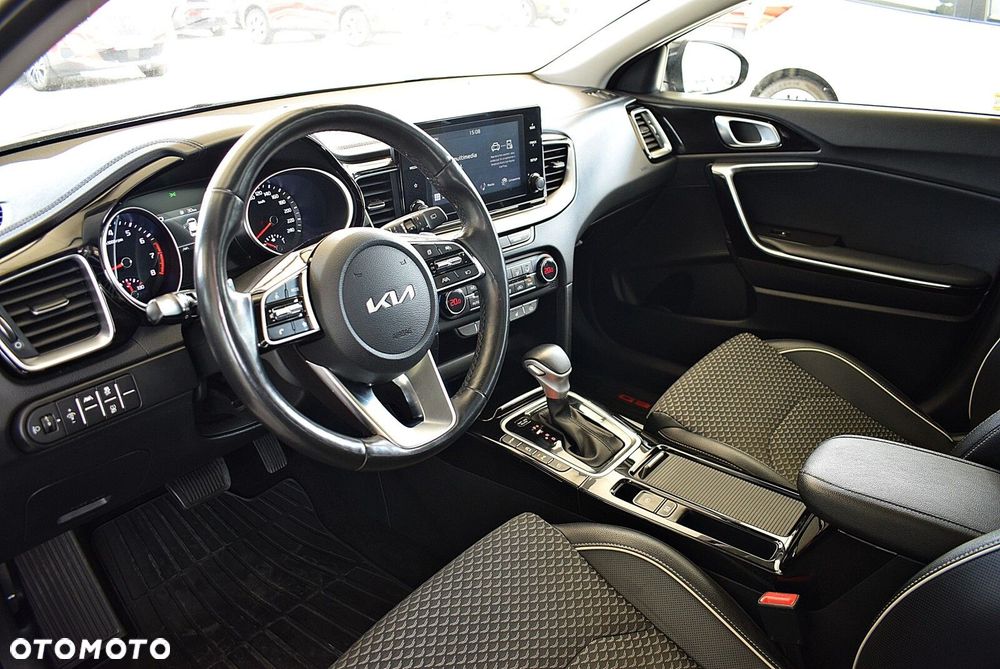 Kia Ceed - 10