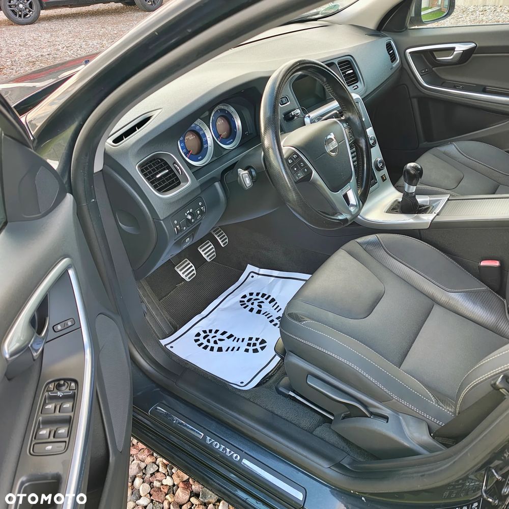 Volvo S60 D4 R-Design - 8