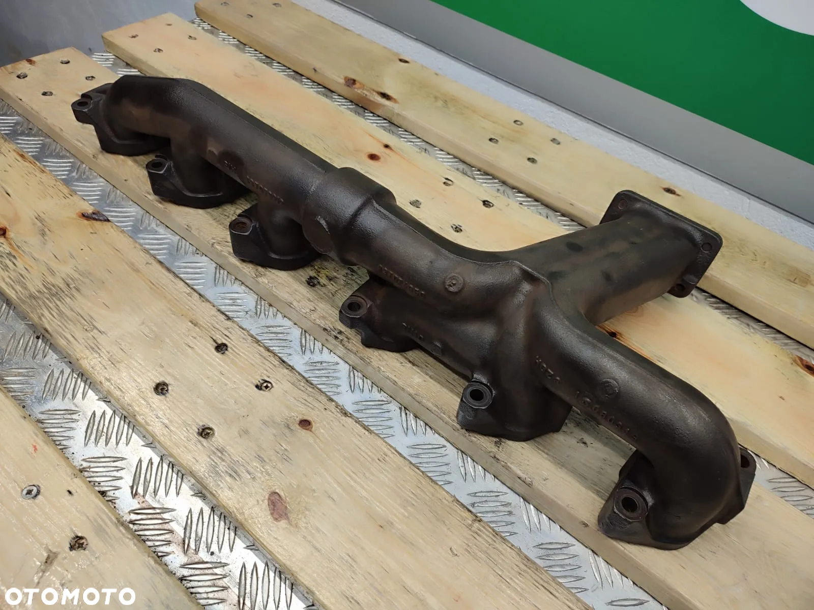 Kolektor wydechowy 837074950 MASSEY FERGUSON  7718S - 3