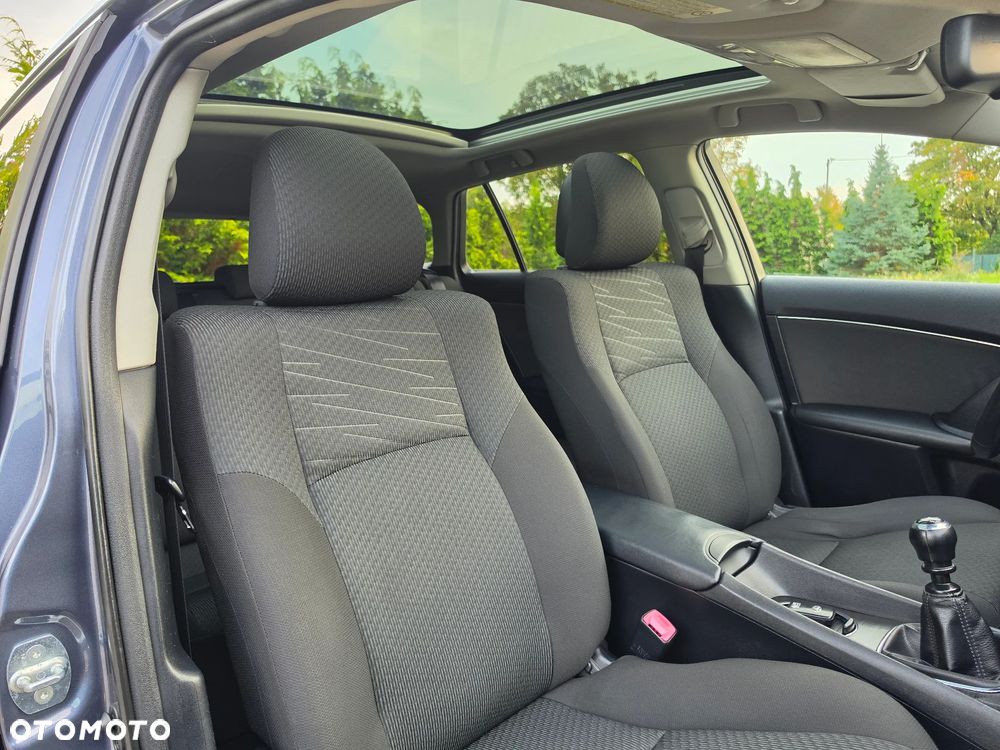Toyota Avensis 2.0 Executive - 39
