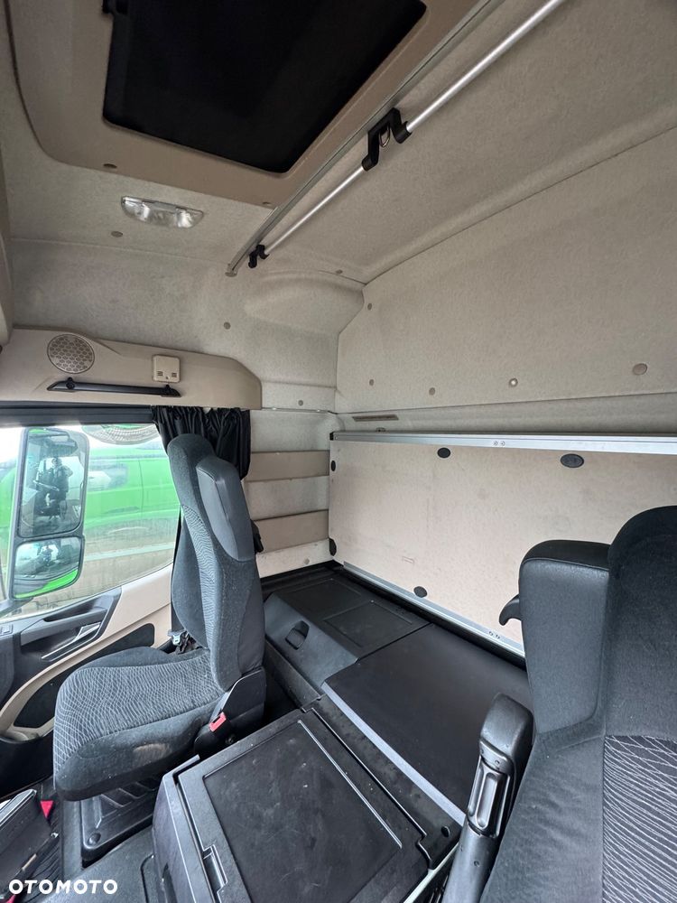 Mercedes-Benz Actros - 7