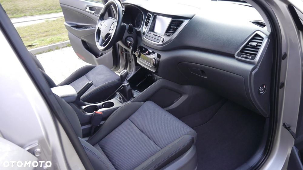 Hyundai Tucson blue 1.7 CRDi 2WD Style - 25