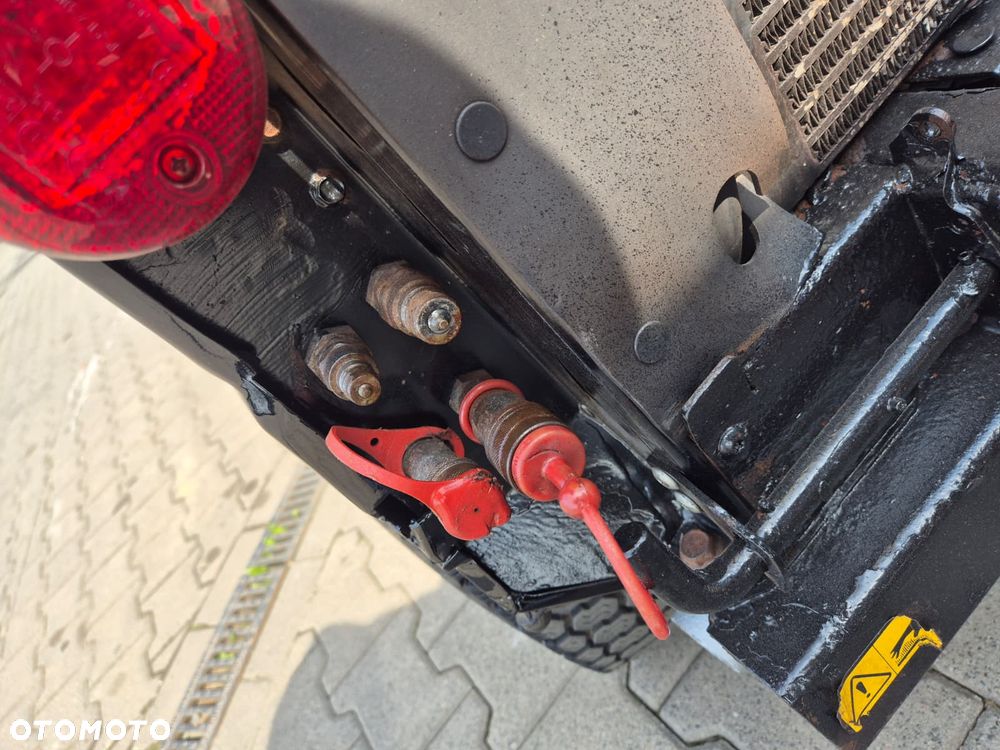 Kaercher MIC C34 / NOŚNIK NARZĘDZI / PRZYCZEPA WYWROTKA / IDEALNY DO MIASTA / ZAMIATARKA / PŁUG SNIEŻNY / 4X4 / NISKIE MOTOGODZINY / JEDNO URZĄDZENIE WIELE ZASTOSOWAŃ! - 16