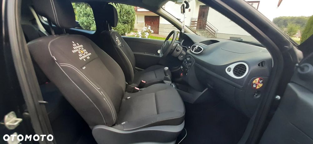 Renault Clio - 22