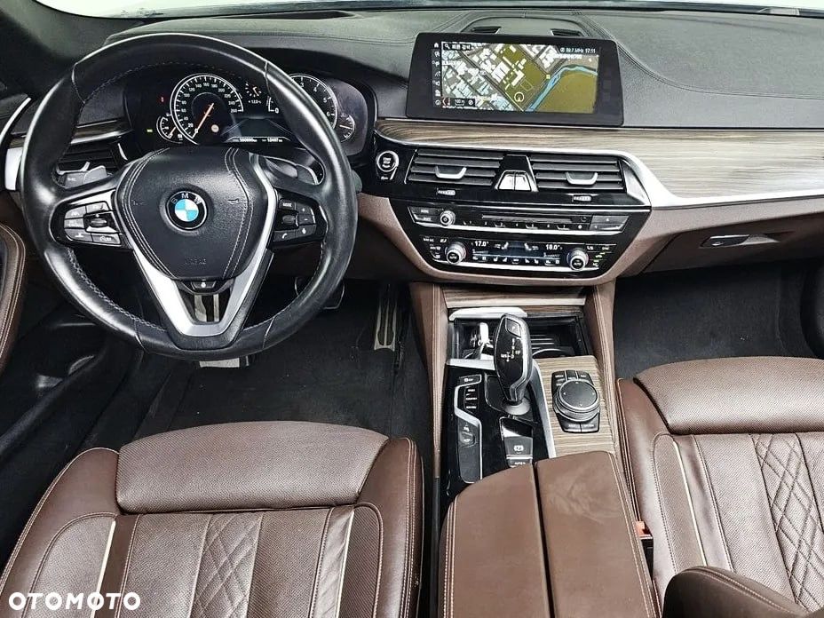 BMW Seria 5 530i xDrive M Sport Edition - 8
