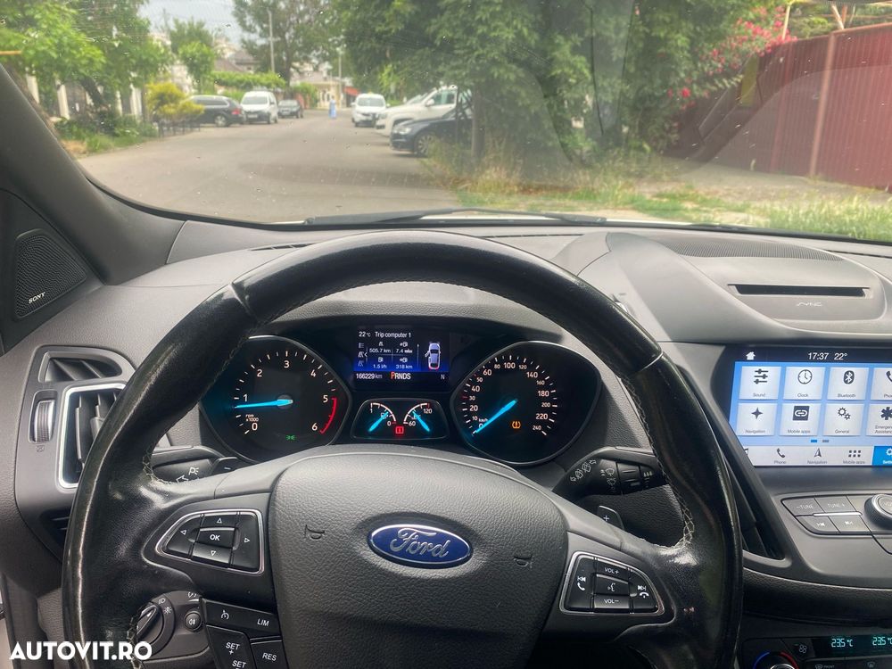 Ford Kuga 2.0 TDCi 4WD Powershift ST-Line - 6
