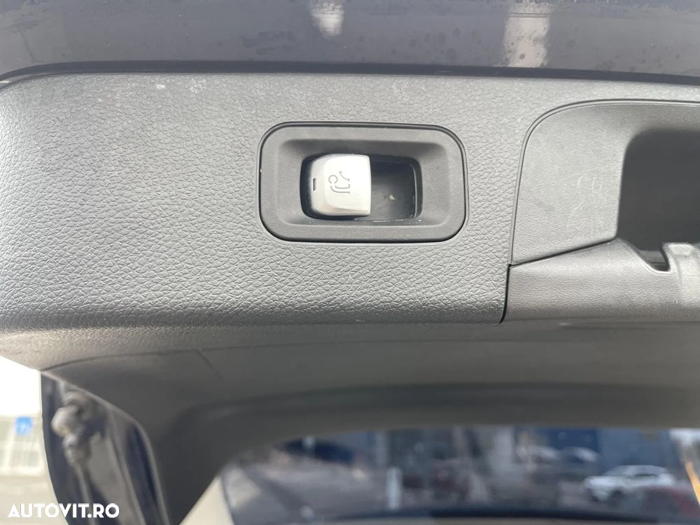 Mercedes-Benz GLC - 22