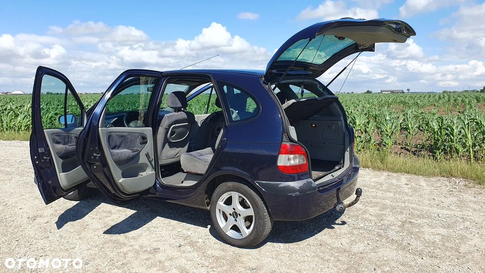 Renault Scenic - 13