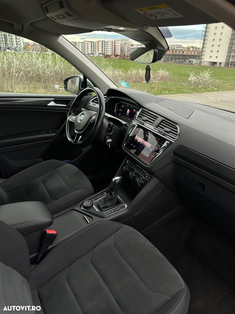 Volkswagen Tiguan - 12