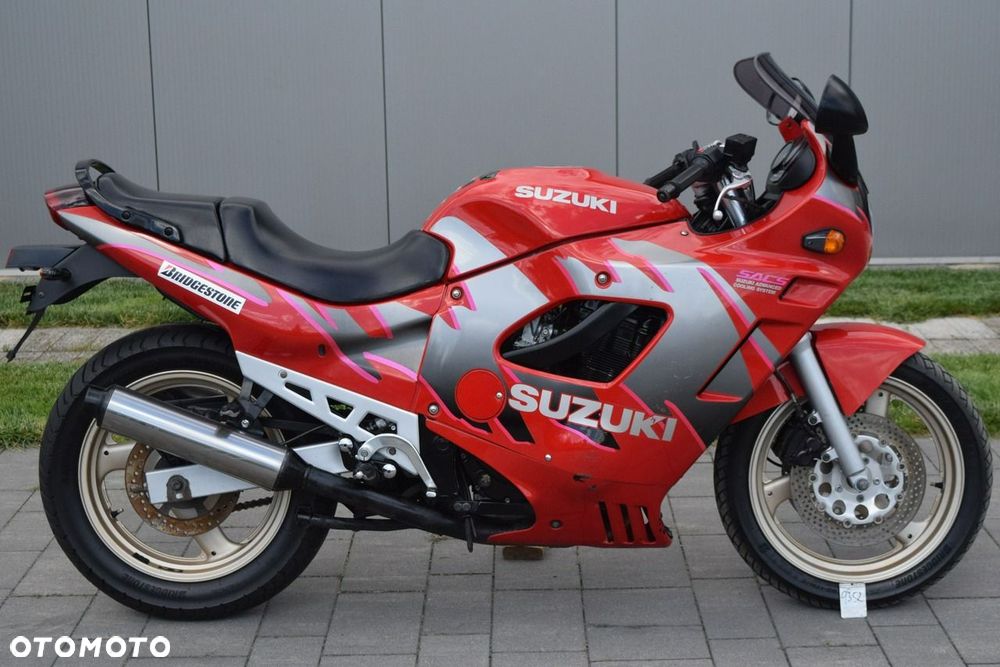 Suzuki GSX - 14