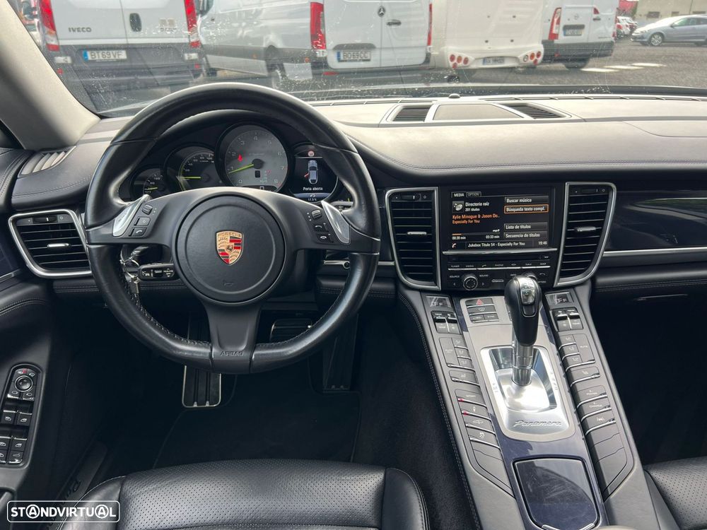 Porsche Panamera - 8