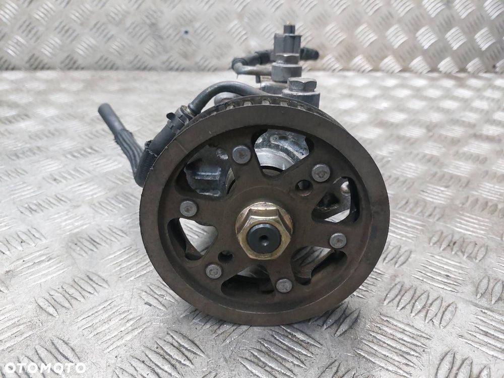 POMPA WTRYSKOWA TOYOTA COROLLA E12 2.0 D4D 22100-27010 - 5