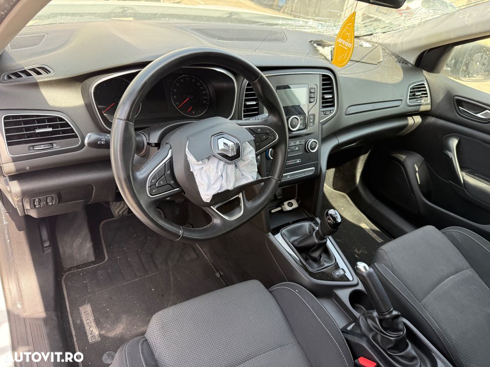 Renault Megane TCE 114 GPF Life - 6