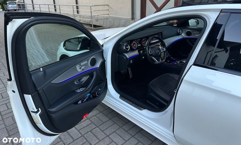 Mercedes-Benz Klasa E 220 d 9G-TRONIC - 32