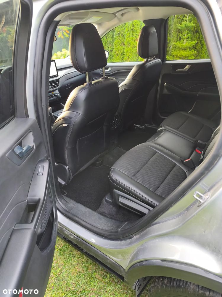 Ford Kuga - 23