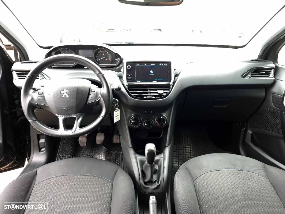 Peugeot 208 1.2 PureTech Signature - 22