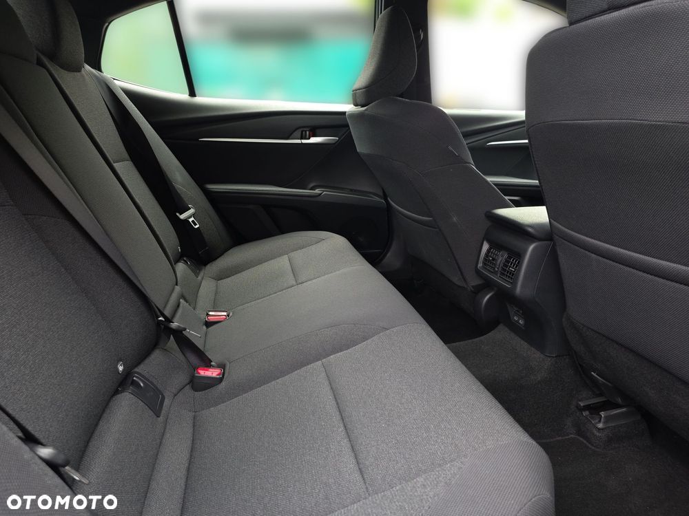 Toyota Camry - 10