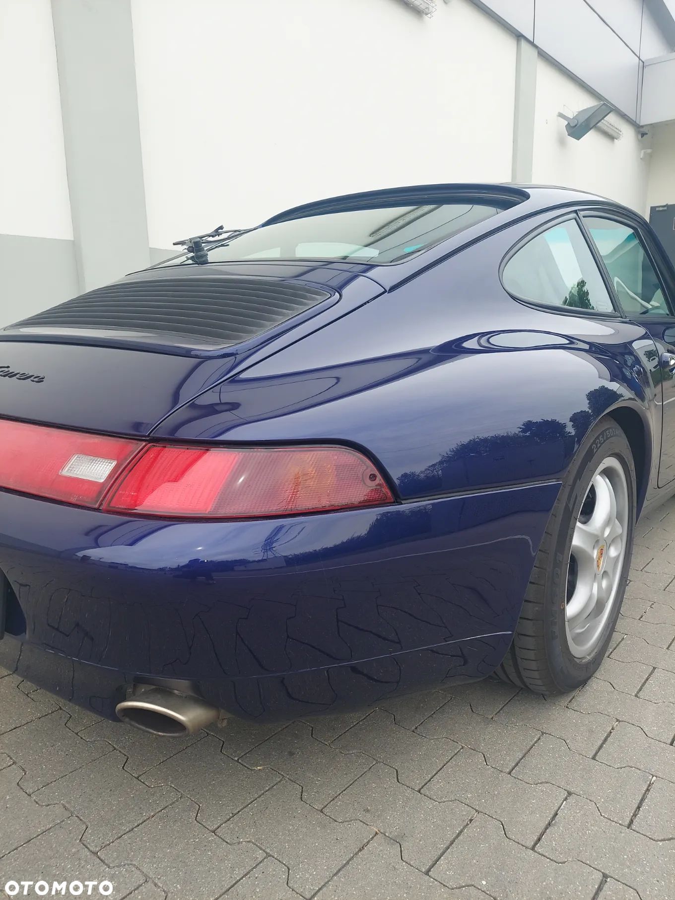 Porsche 911 Carrera - 1
