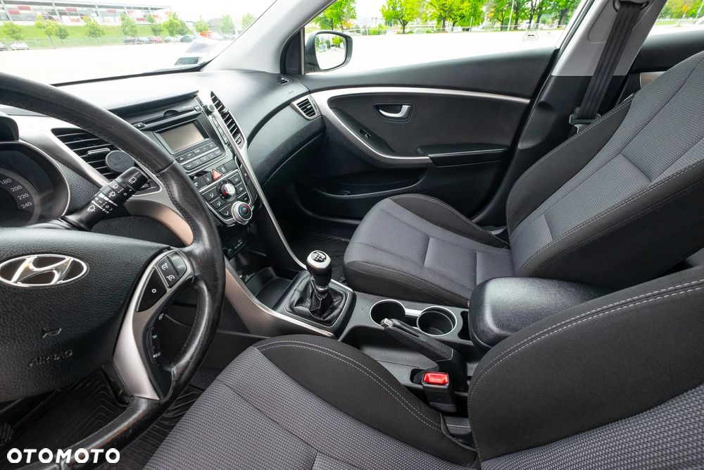 Hyundai i30 blue 1.6 CRDi YES Silver - 10