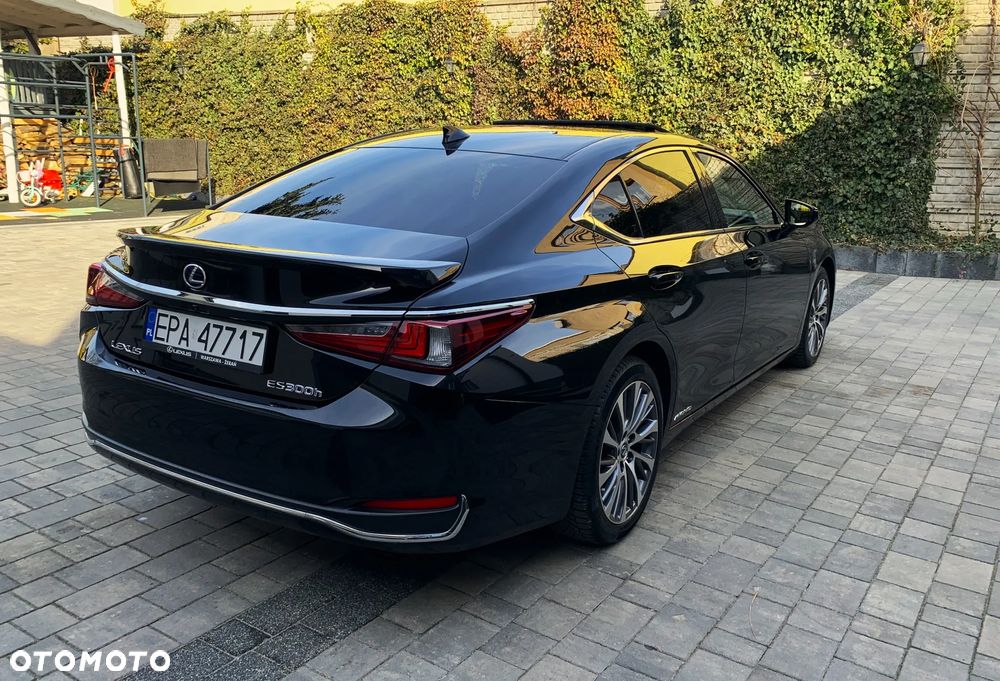 Lexus ES 300h Business Edition - 6