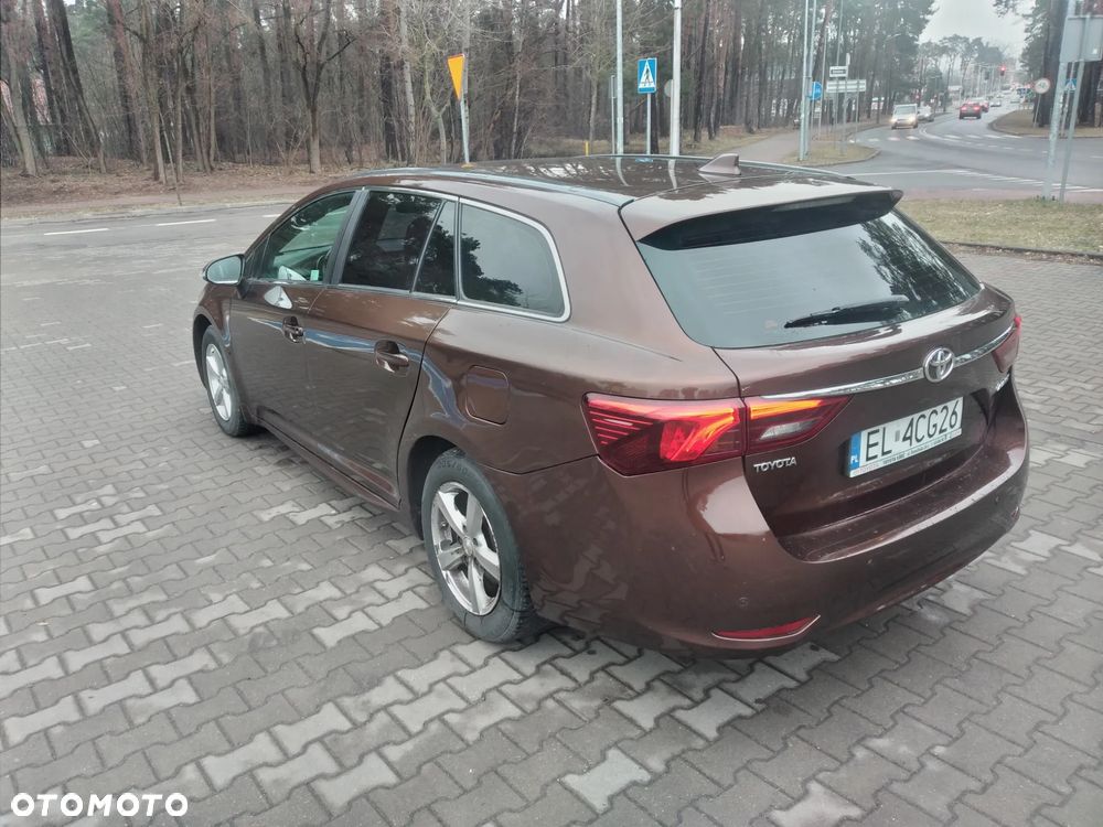 Toyota Avensis 1.6 D-4D Premium - 4