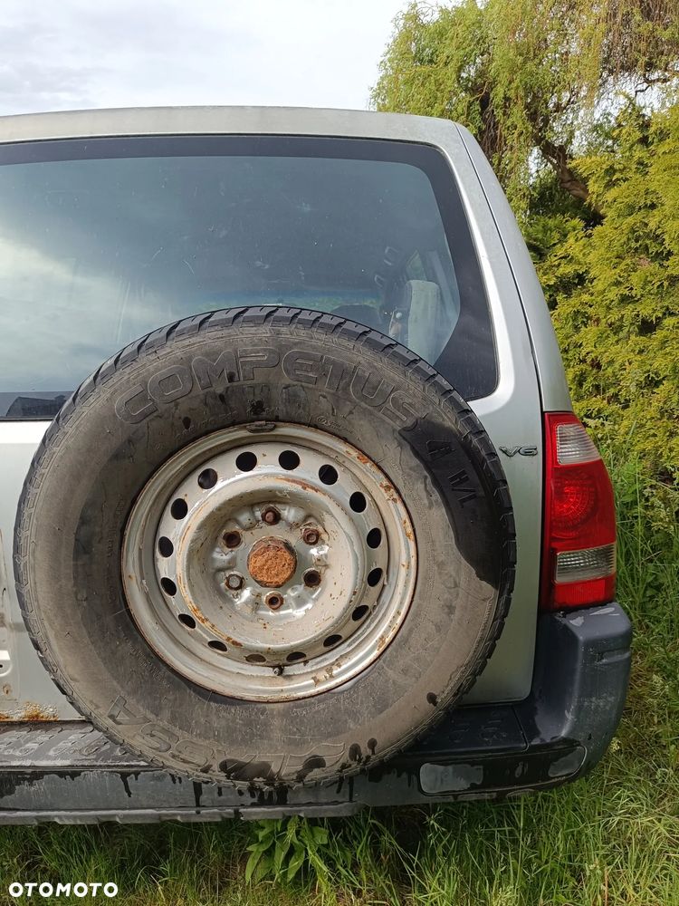 Mitsubishi Pajero - 6