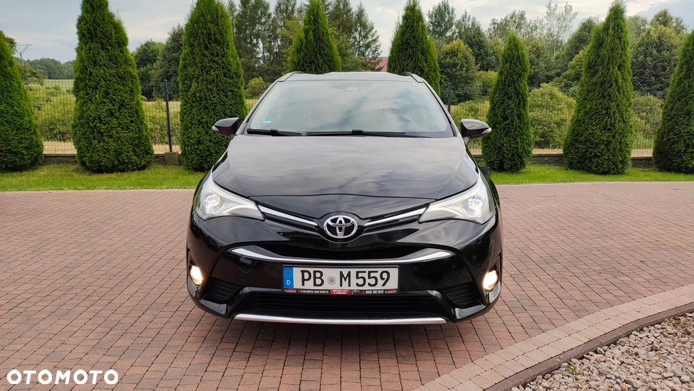 Toyota Avensis 2.0 D-4D Premium - 2