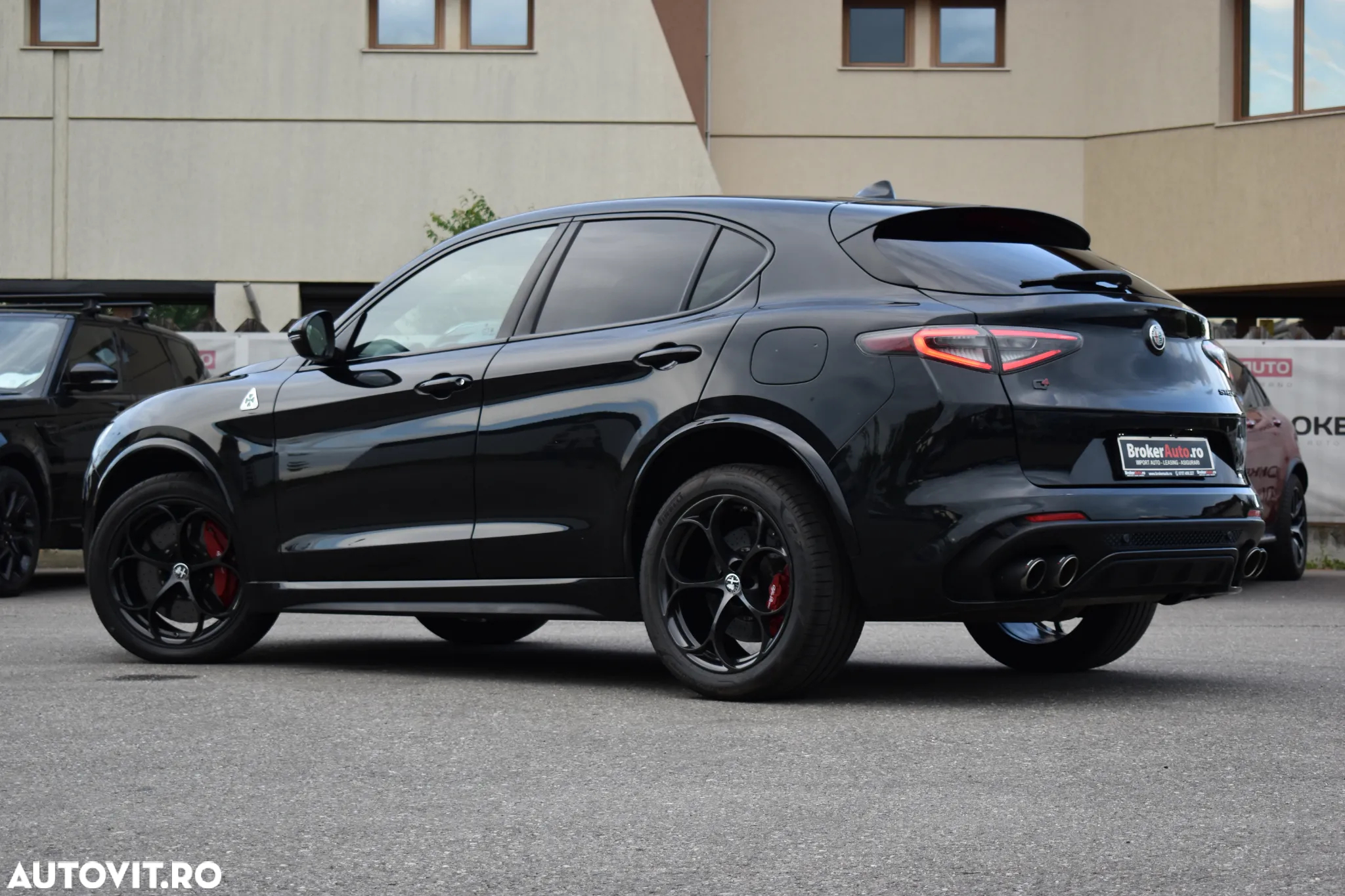 Alfa Romeo Stelvio V6 2.9 Bi-Turbo AT8-Q4 Quadrifoglio - 4