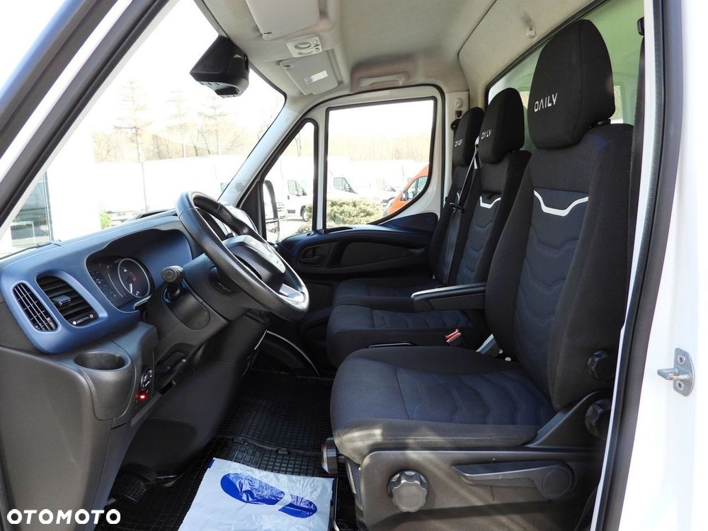 Iveco DAILY 35S16 CONNECT KONTENER WINDA 8 PALET TEMPOMAT NAWIGACJA LEDY AUTOMAT HI-MATIC KLIMATYZACJA  160KM - 25
