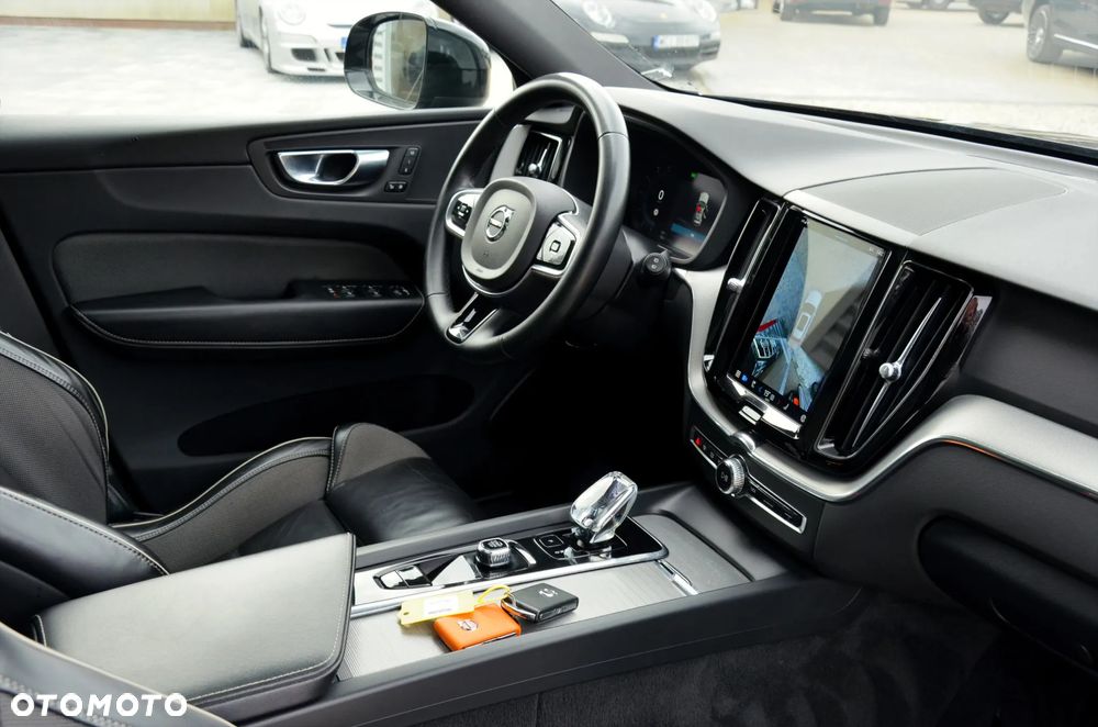 Volvo XC 60 T8 Plug-In Hybrid AWD Ultra Black Edition - 21