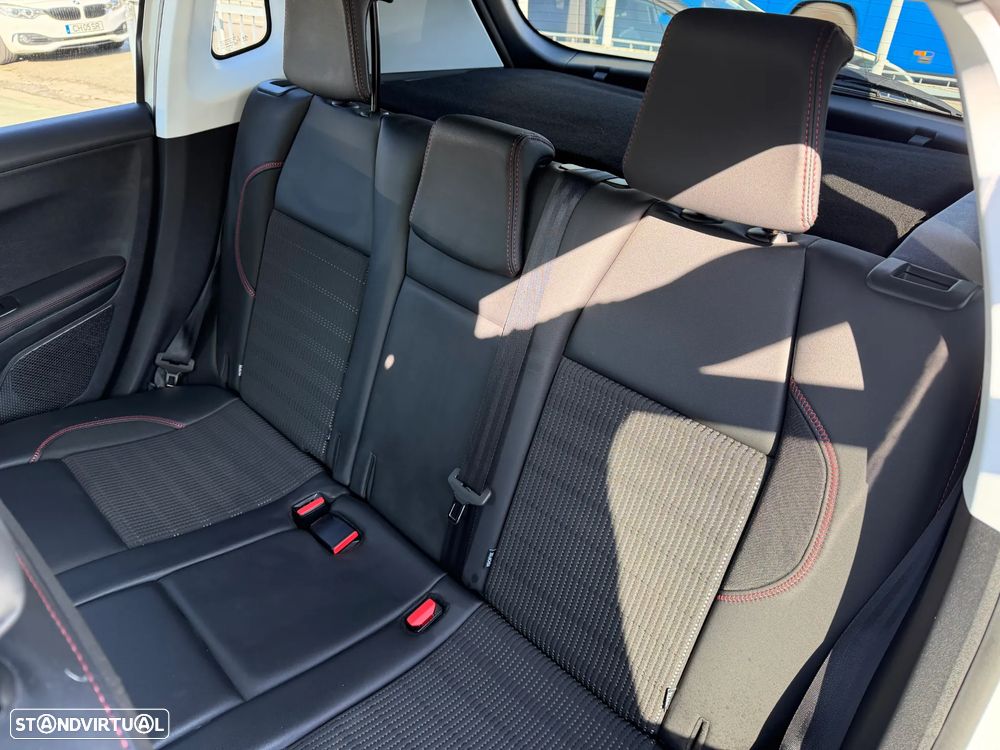 Peugeot 2008 PureTech 130 Stop&Start EAT6 Signature - 11