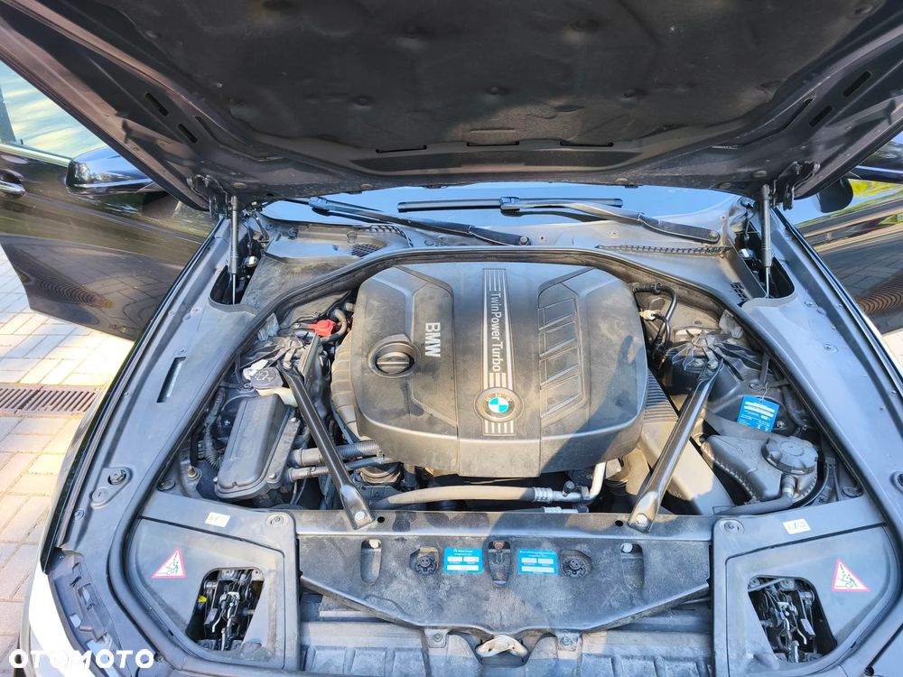 BMW Seria 5 525d - 10