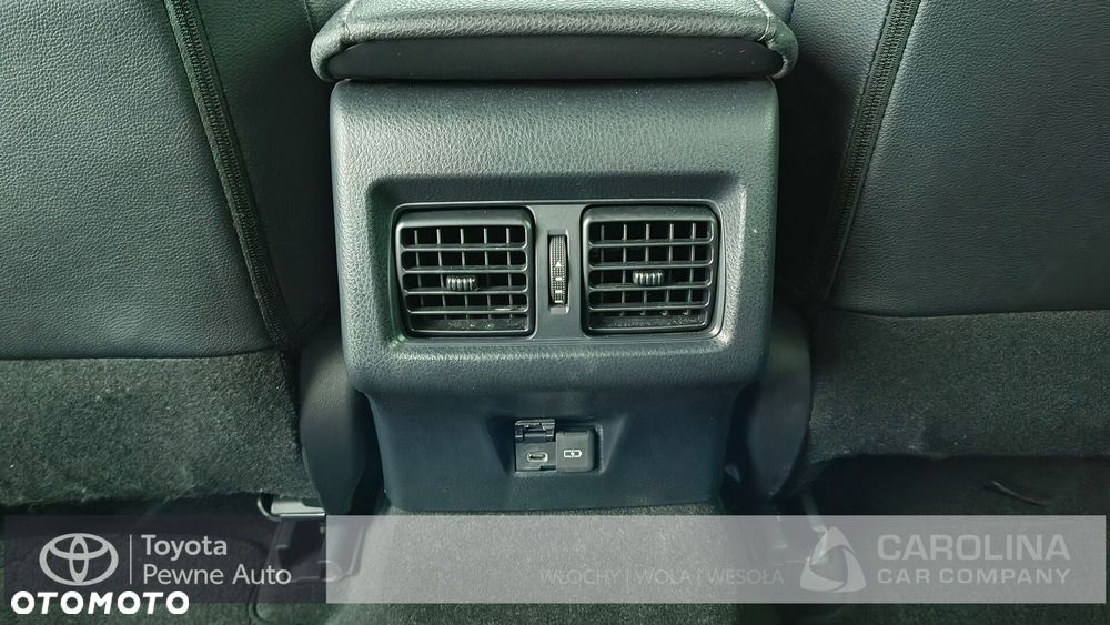 Toyota Camry - 19