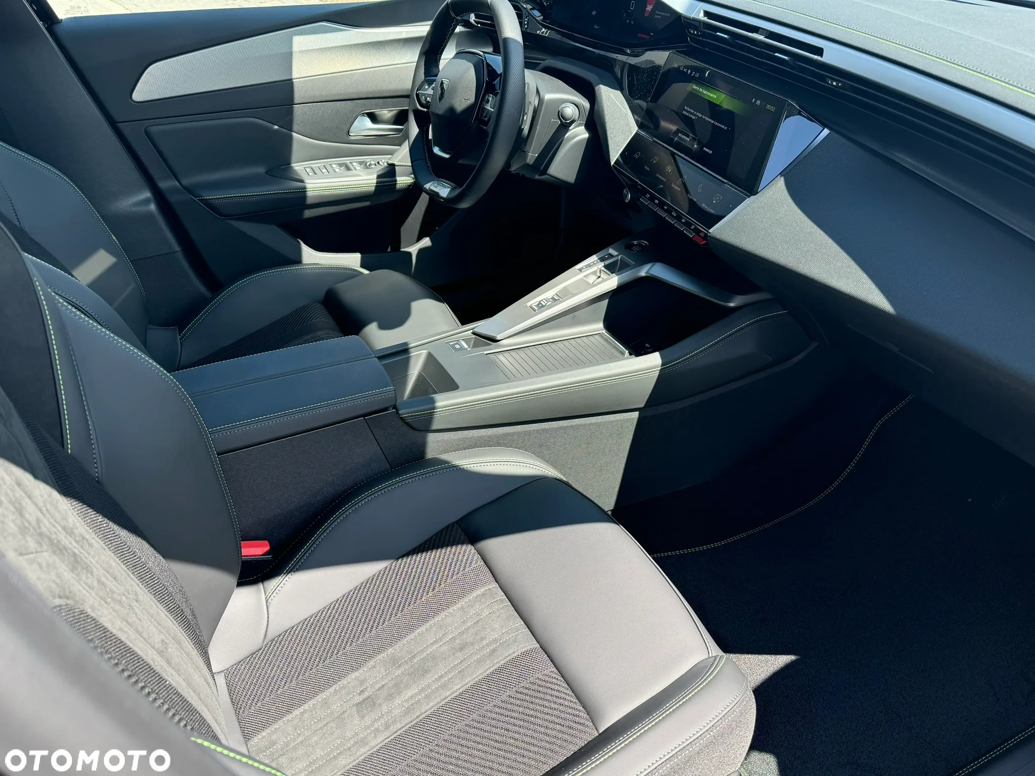 Peugeot 408 - 14