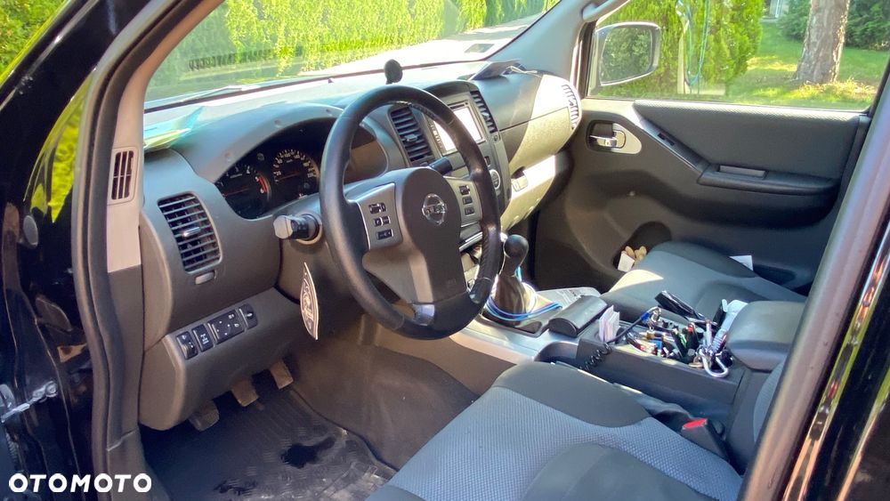 Nissan Navara 2.5 D XE - 13