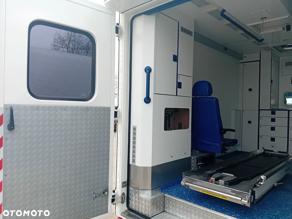 Mercedes-Benz Sprinter karetka - 10