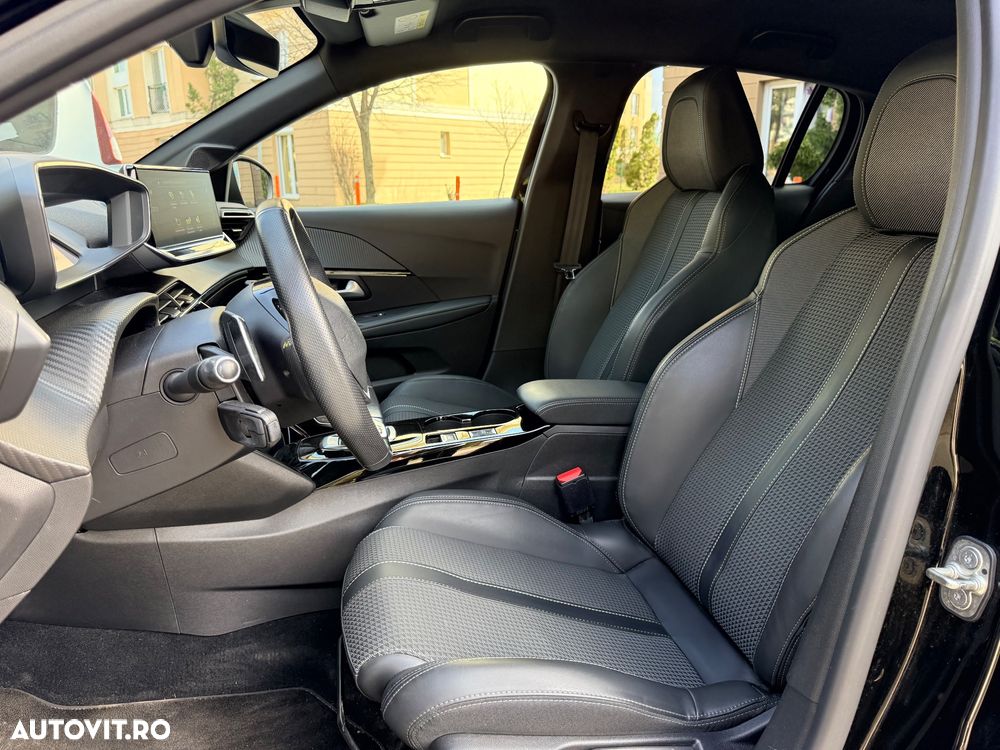 Peugeot 208 PureTech 100 EAT8 GT Pack - 12