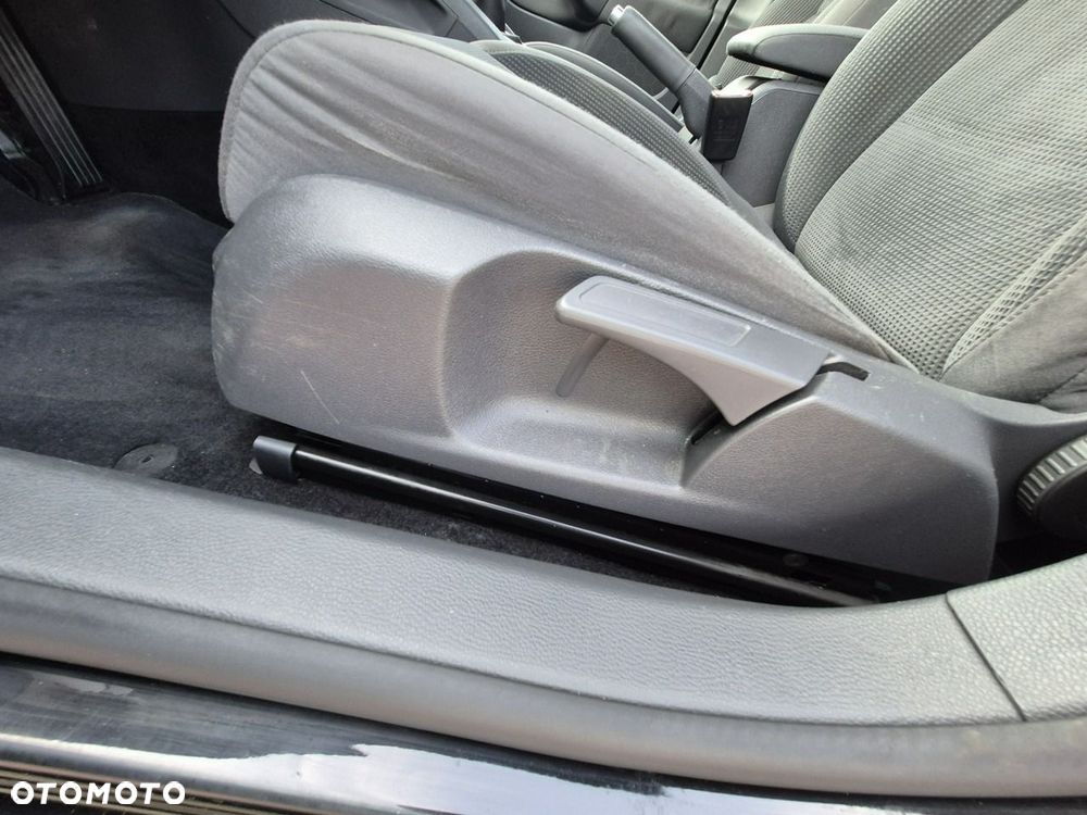 Volkswagen Golf - 30