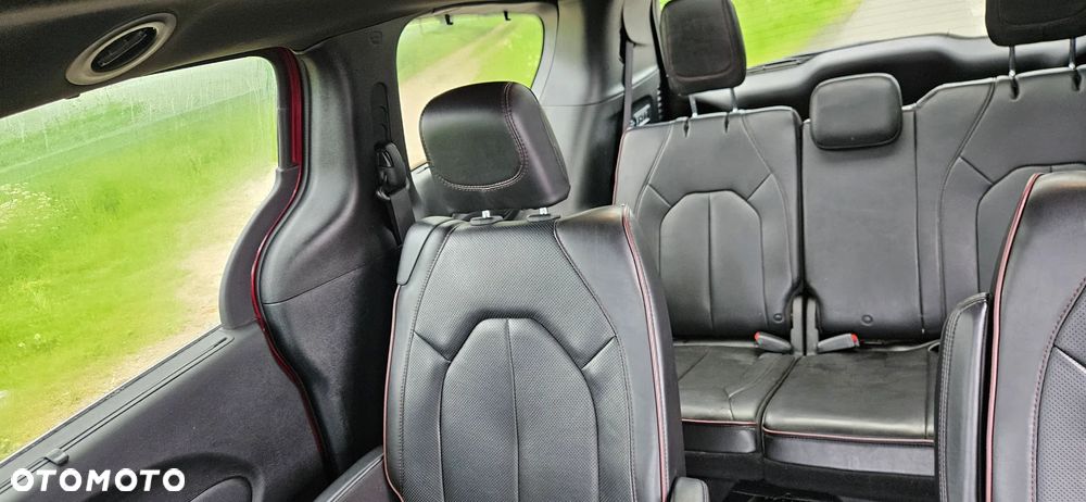 Chrysler Pacifica - 13