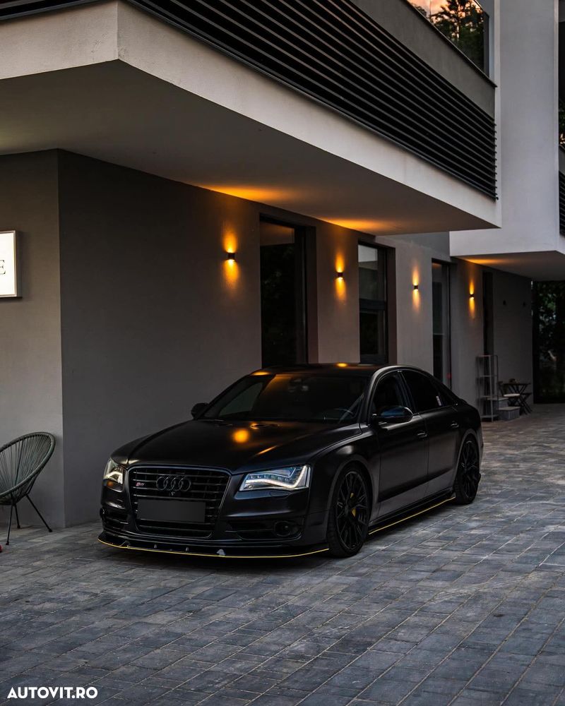 Audi S8 - 8