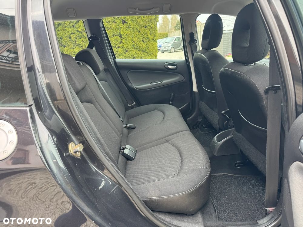 Peugeot 206 110 JBL - 34