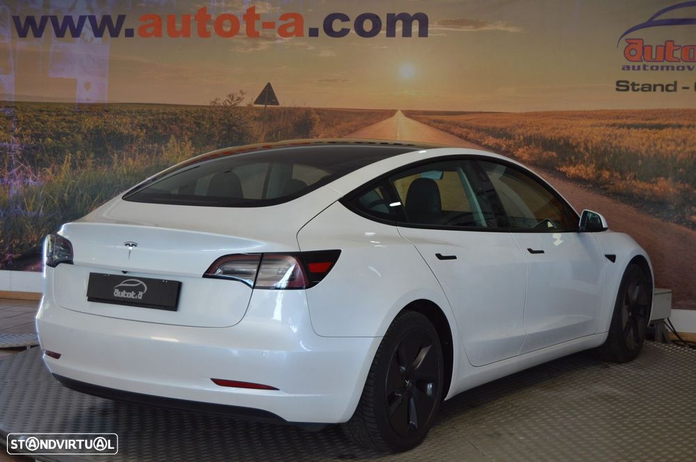 Tesla Model 3 Standard Range Plus RWD - 3