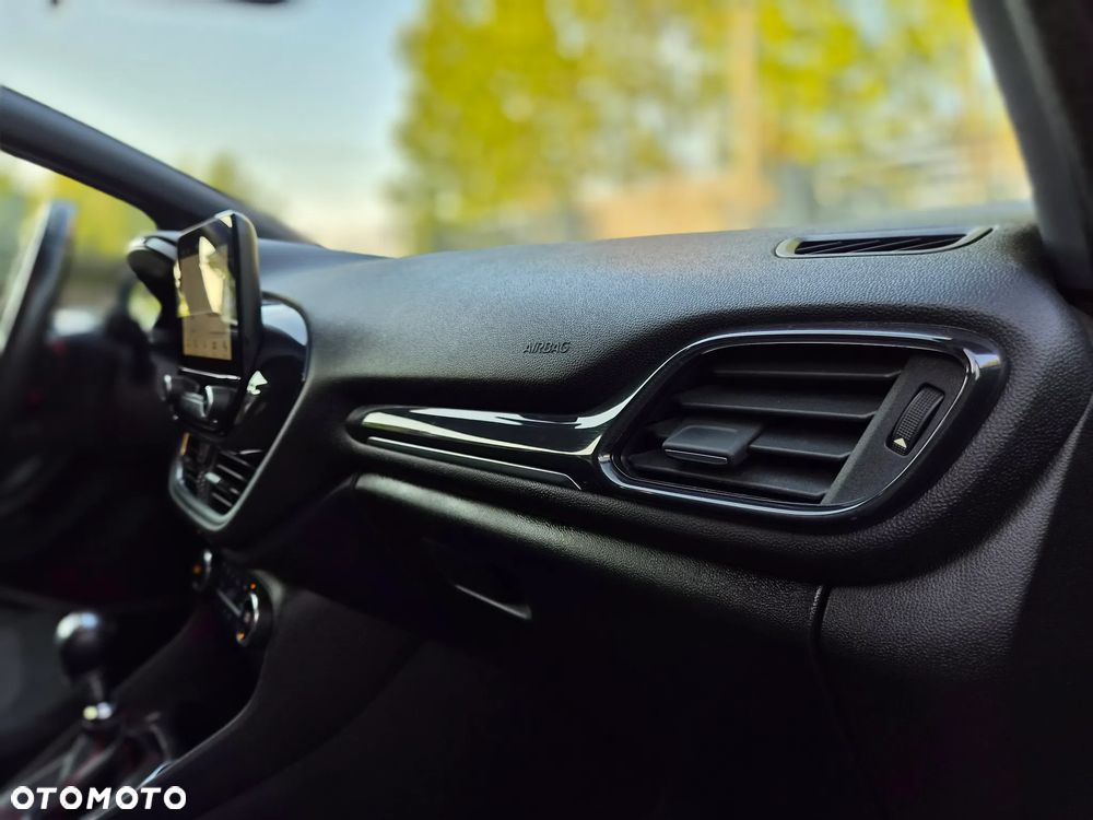 Ford Fiesta - 17