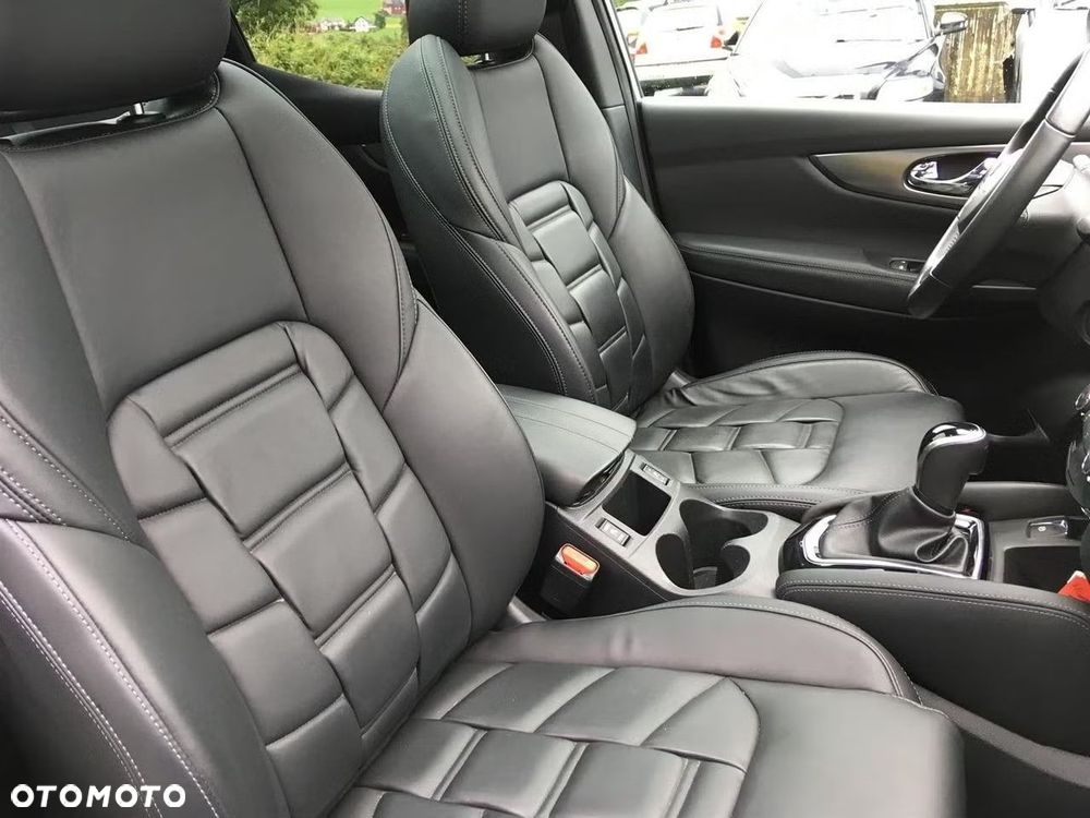 Nissan Qashqai 1.6 dCi Xtronic TEKNA+ - 16