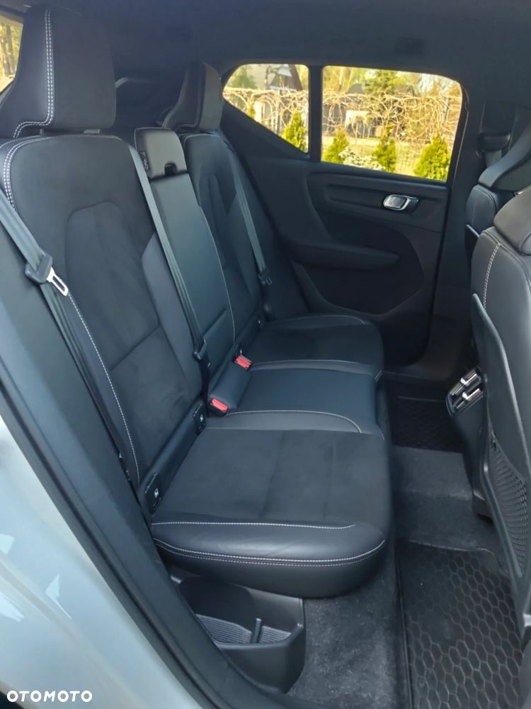 Volvo XC 40 T3 R-Design - 9