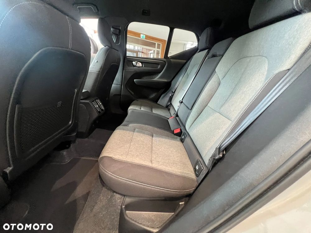 Volvo XC 40 B4 AWD Plus Dark - 22