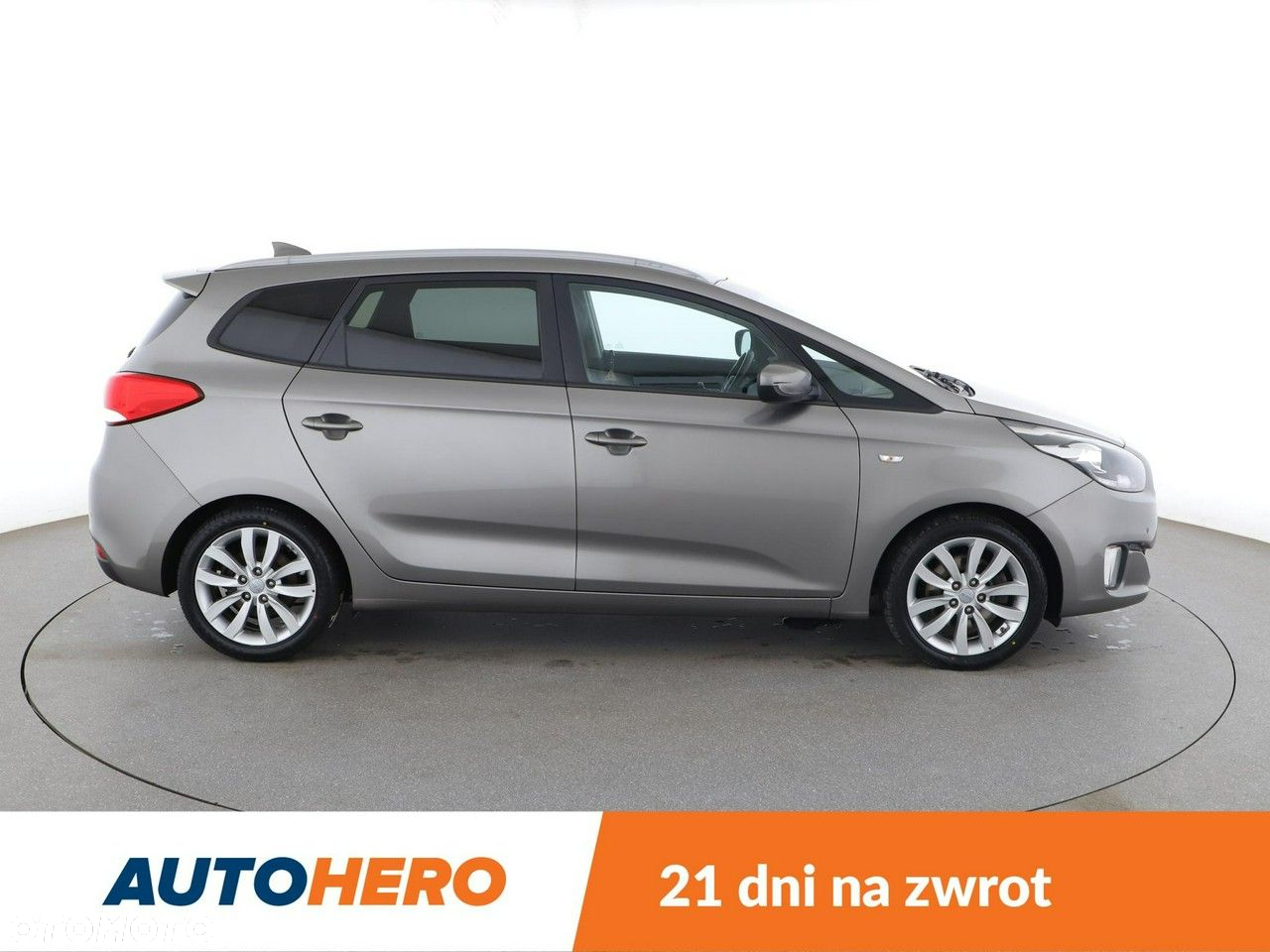 Kia Carens - 9