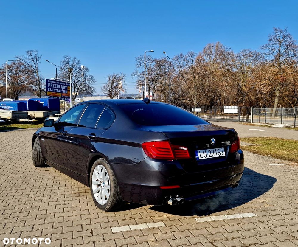 BMW Seria 5 528i xDrive Sport-Aut Luxury Line - 3